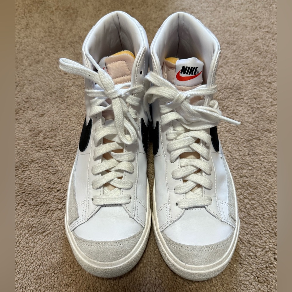Nike Blazer Mid 77 White Black High-Top Sneakers shoes.  Women’s size 8